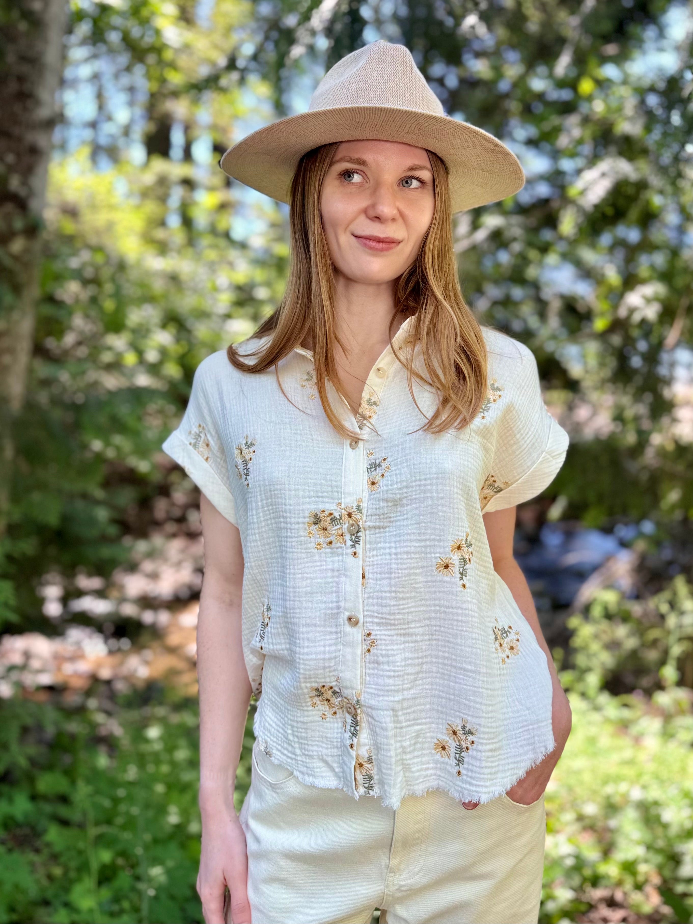 Eaphi EMBROIDERY SHORT SLEEVE SHIRTS Embroidered Suncherry Short