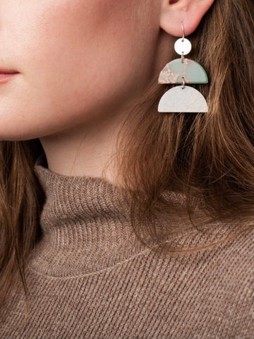Scout Floating Stone Earring